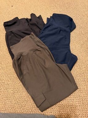 Old Navy Leggings Trio in Olive, Navy, and Black